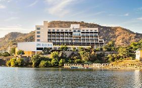 Via Lakhela Resort & Spa